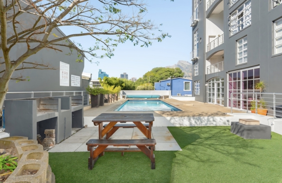 To Let 1 Bedroom Property for Rent in Green Point Western Cape